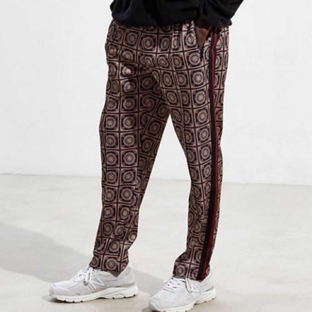 UO Oscar Printed Track Pant L